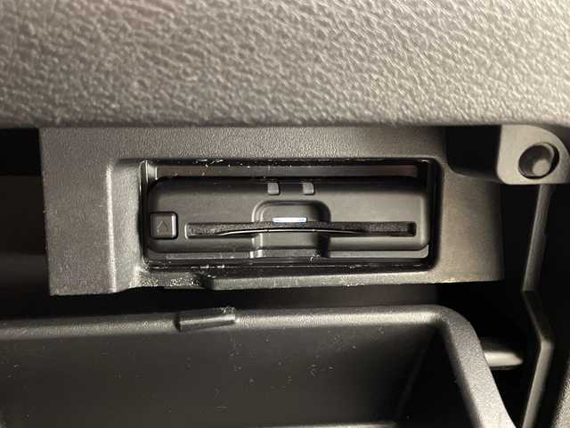 日産 セレナ e－パワー ハイウェイスター V 宮崎県 2021(令3)年 4.4万km ブリリアントシルバー プロパイロット/エマージェンシーブレーキ/LDW（車線逸脱警報）/LDP（車線逸脱防止支援）/BSW（後側方車両検知警報）/BSI（後側衝突防止支援）/速度標識表示/道路標識表示/オートマチックハイビーム/コーナーセンサー/インテリジェントルームミラー/純正10インチSDナビ/フルセグTV/CD/DVD/Bluetooth/アラウンドビューモニター/両側パワースライドドア/ハンズフリーオートスライドドア/純正ナビ一体型ドライブレコーダー（DH5-D）/ビルトインETC/純正15インチAW/取扱説明書/ナビ取扱説明書