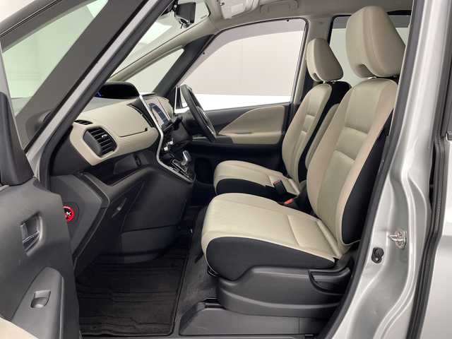 日産 セレナ e－パワー ハイウェイスター V 宮崎県 2021(令3)年 4.4万km ブリリアントシルバー プロパイロット/エマージェンシーブレーキ/LDW（車線逸脱警報）/LDP（車線逸脱防止支援）/BSW（後側方車両検知警報）/BSI（後側衝突防止支援）/速度標識表示/道路標識表示/オートマチックハイビーム/コーナーセンサー/インテリジェントルームミラー/純正10インチSDナビ/フルセグTV/CD/DVD/Bluetooth/アラウンドビューモニター/両側パワースライドドア/ハンズフリーオートスライドドア/純正ナビ一体型ドライブレコーダー（DH5-D）/ビルトインETC/純正15インチAW/取扱説明書/ナビ取扱説明書