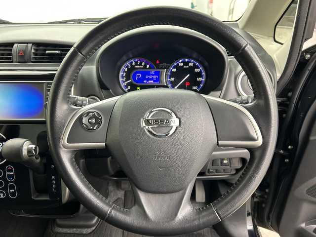 日産 デイズ ハイウェイスターX 群馬県 2017(平29)年 4.1万km ブラック 純正ナビ　全周囲カメラ　衝突被害軽減ブレーキ　ＨＩＤヘッドライト　オートマチックハイビーム　ステアリングリモコン　フォグランプ　革巻きステアリング　スマートキー　アイドリング　横滑り防止装置　禁煙車