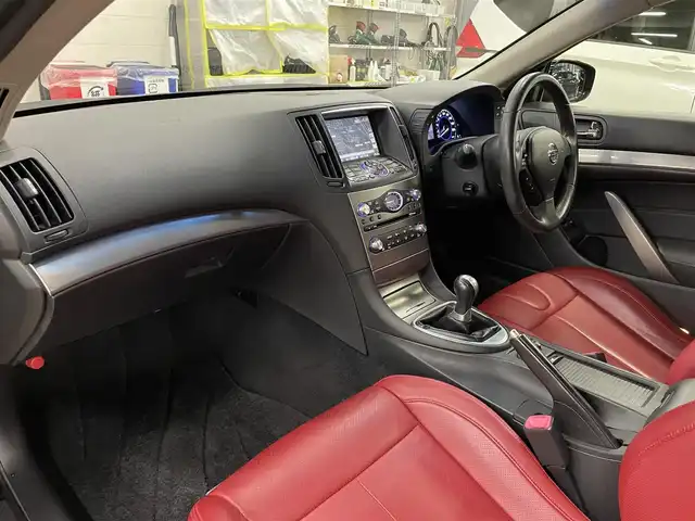 日産 スカイライン 370GT Type SP 55thLTD 千葉県 2012(平24)年 6.4万km ガーネットブラック 55台限定車/専用カラー:ガーネットブラックパール/レッドレザーシート/サンルーフ/純正OPスポーツマフラー/BLITZ車高調/純正19インチAW/スマートキー＆プッシュスタート/純正HDDナビ/フルセグTV/CD/DVD/BOSEサウンドシステム/サイド＆バックカメラ/D/N席パワーシート＆シートヒーター
