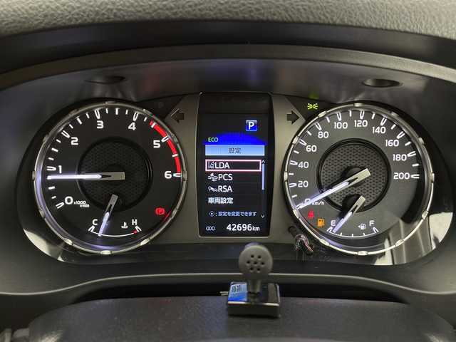 トヨタ ハイラックス Z 長野県 2022(令4)年 4.3万km アティチュードブラックマイカ 4WD/ALPINE11インチフロティングナビ/フルセグTV&CD&DVD&USB&BT/アダプティブクルーズコントロール/レーンキープアシスト/プリクラッシュセーフティ/コーナーセンサー/アイドリングストップ/ダウンヒルアシストコントロール/センターデフロック/社外前方ドライブレコーダー/革調シートカバー/ステアリングスイッチ/バックカメラ/ETC/LEDヘッドライト/オートライト/フロントフォグランプ/リアフォグランプ/電動格納ミラー/ウィンカーミラー/ドアミラーヒーター/純正17インチAW装着/純正フロアマット/TRDマットガード/プッシュスタート/スマートキー/スペアキー1本/取扱説明書