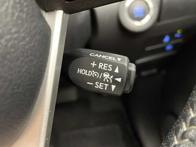 トヨタ ハイラックス Z 長野県 2022(令4)年 4.3万km アティチュードブラックマイカ 4WD/ALPINE11インチフロティングナビ/フルセグTV&CD&DVD&USB&BT/アダプティブクルーズコントロール/レーンキープアシスト/プリクラッシュセーフティ/コーナーセンサー/アイドリングストップ/ダウンヒルアシストコントロール/センターデフロック/社外前方ドライブレコーダー/革調シートカバー/ステアリングスイッチ/バックカメラ/ETC/LEDヘッドライト/オートライト/フロントフォグランプ/リアフォグランプ/電動格納ミラー/ウィンカーミラー/ドアミラーヒーター/純正17インチAW装着/純正フロアマット/TRDマットガード/プッシュスタート/スマートキー/スペアキー1本/取扱説明書
