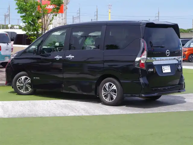日産 セレナ e－パワー ハイウェイスター V 千葉県 2020(令2)年 4.1万km ダイヤモンドブラック エマージェンシーブレーキ/クルーズコントロール/アイドリングストップ/ハンズフリー両側パワースライドドア/純正SDナビ/地デジTV/【BD/DVD/CD再生機能　Bluetooth接続】/アラウンドビューモニター/フリップダウンモニター/革巻きステアリング/ステアリングスイッチ/ETC/LEDヘッドライト/フォグライト/ウインカーミラー/コーナーセンサー/純正15インチアルミホイル/サイド/カーテンエアバッグ/インテリジェントキー