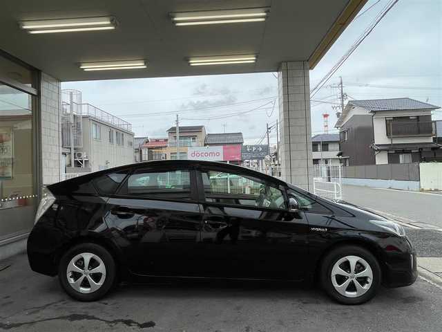 トヨタ プリウス S 愛知県 2013(平25)年 5.6万km ブラック /当店買取/禁煙//純正ナビ/フルセグTV/CD/DVD/SD/Bluetooth//Aライト/HID//ビルトインETC//フロアマット/ドアバイザー//スマートキー/プッシュスタート//保証書/取説