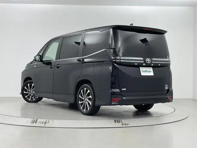 トヨタ ヴォクシー ハイブリッド S－Z 埼玉県 2024(令6)年 2.9万km アティチュードブラックマイカ 純正ナビ　/アラウンドビューカメラ　/デジタルインナーミラー　/ＢＳＭ　/トヨタチームメイト/ＥＴＣ２．０　/追従式クルーズコントロール　/パワーバックドア　/オットマン　/純正アルミホイール　/オートマティックハイビーム　/衝突軽減システム/ブレーキホールド