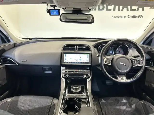 ジャガー ＸＥ XE R－スポーツ 福岡県 2016(平28)年 5.9万km 青Ｍ ＭＥＲＩＤＩＡＮサウンド　/１９インチＳＴＡＲ５ツインスポーク　/ステアリングホイールヒーター　/前席シートヒーター　/純正ナビ／フルセグ　/Ｂｌｕｅｔｏｏｔｈ　/メモリ付パワーシート　/ＡＣＣ　/ドラレコ　/ＥＴＣ