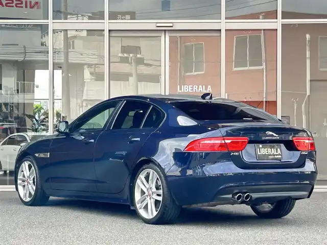 ジャガー ＸＥ XE R－スポーツ 福岡県 2016(平28)年 5.9万km 青Ｍ ＭＥＲＩＤＩＡＮサウンド　/１９インチＳＴＡＲ５ツインスポーク　/ステアリングホイールヒーター　/前席シートヒーター　/純正ナビ／フルセグ　/Ｂｌｕｅｔｏｏｔｈ　/メモリ付パワーシート　/ＡＣＣ　/ドラレコ　/ＥＴＣ