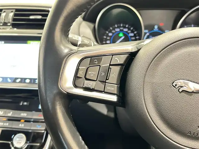 ジャガー ＸＥ XE R－スポーツ 福岡県 2016(平28)年 5.9万km 青Ｍ ＭＥＲＩＤＩＡＮサウンド　/１９インチＳＴＡＲ５ツインスポーク　/ステアリングホイールヒーター　/前席シートヒーター　/純正ナビ／フルセグ　/Ｂｌｕｅｔｏｏｔｈ　/メモリ付パワーシート　/ＡＣＣ　/ドラレコ　/ＥＴＣ