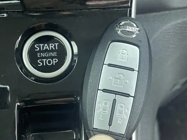 日産 セレナ ハイウェイスター V 群馬県 2021(令3)年 2.6万km ブリリアントホワイトパール セーフティパックA/・SRSカーテンエアバッグシステム&サイドエアバッグシステム/・インテリジェント ルームミラー/・インテリジェント アラウンドビューモニター/・インテリジェント DA（ふらつき警報）/・ヒーター付ドアミラー/＝＝＝＝＝＝/純正10インチナビ/AM/FM/CD/DVD/Blu-ray/SD/BT/フルセグ/ETC/純正ドライブレコーダー/両側パワースライドドア/プロパイロット/エマージェンシーブレーキ/インテリジェントFCW（前方衝突予測警報）/インテリジェントLI（車線逸脱防止支援システム）/LDW（車線逸脱警報）/インテリジェント BSI（後側方衝突防止支援システム）/BSW（後側方車両検知警報）/RCTA（後退時車両検知警報）/電動パーキングブレーキ/オートブレーキホールド/LEDヘッドライト/スマートキー/プッシュスタート