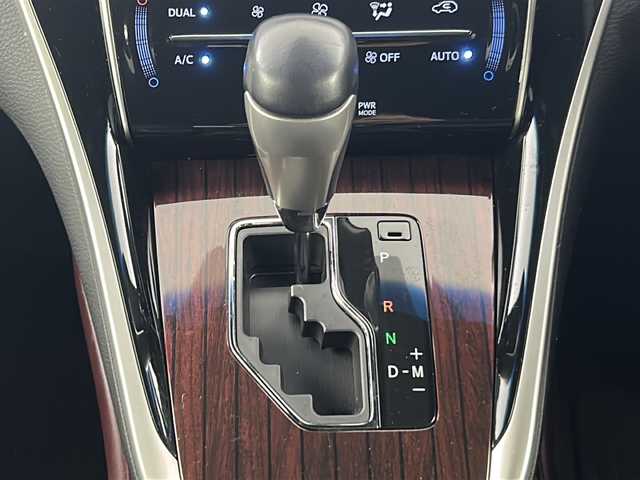 トヨタ ハリアー プレミアム アドバンスドP 愛知県 2016(平28)年 6.9万km ホワイトパールクリスタルシャイン 純正９インチナビ　ＪＢＬプレミアムサウンド　全方位カメラ　ドライブレコーダー　電動リアゲート　パワーシート　追従式クルーズコントロール　純正アルミホイール　衝突軽減ブレーキ　スマートキー　ＥＴＣ