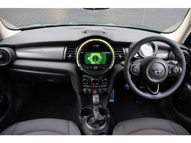 ＭＩＮＩ ミニ クーパー D 大分県 2018(平30)年 1.1万km ブリティッシュレーシンググリーンⅡ 保証書/取扱説明書/スペアキー1本/インテリジェントセーフティ/パークディスタンスコントロール/純正ナビ/バックカメラ/Bluetooth/アンビエントライト/USB/ユニオンジャックテールランプ/ユニオンジャックルーフステッカー/純正フロアマット/純正LEDライト/純正15インチアルミホイール