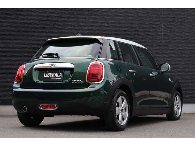 ＭＩＮＩ ミニ クーパー D 大分県 2018(平30)年 1.1万km ブリティッシュレーシンググリーンⅡ 保証書/取扱説明書/スペアキー1本/インテリジェントセーフティ/パークディスタンスコントロール/純正ナビ/バックカメラ/Bluetooth/アンビエントライト/USB/ユニオンジャックテールランプ/ユニオンジャックルーフステッカー/純正フロアマット/純正LEDライト/純正15インチアルミホイール
