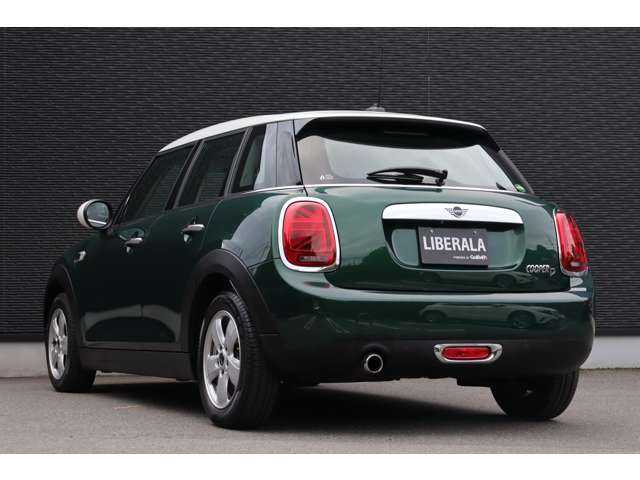 ＭＩＮＩ ミニ クーパー D 大分県 2018(平30)年 1.1万km ブリティッシュレーシンググリーンⅡ 保証書/取扱説明書/スペアキー1本/インテリジェントセーフティ/パークディスタンスコントロール/純正ナビ/バックカメラ/Bluetooth/アンビエントライト/USB/ユニオンジャックテールランプ/ユニオンジャックルーフステッカー/純正フロアマット/純正LEDライト/純正15インチアルミホイール