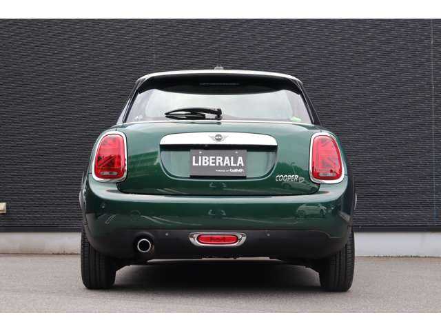 ＭＩＮＩ ミニ クーパー D 大分県 2018(平30)年 1.1万km ブリティッシュレーシンググリーンⅡ 保証書/取扱説明書/スペアキー1本/インテリジェントセーフティ/パークディスタンスコントロール/純正ナビ/バックカメラ/Bluetooth/アンビエントライト/USB/ユニオンジャックテールランプ/ユニオンジャックルーフステッカー/純正フロアマット/純正LEDライト/純正15インチアルミホイール