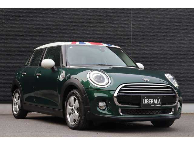 ＭＩＮＩ ミニ クーパー D 大分県 2018(平30)年 1.1万km ブリティッシュレーシンググリーンⅡ 保証書/取扱説明書/スペアキー1本/インテリジェントセーフティ/パークディスタンスコントロール/純正ナビ/バックカメラ/Bluetooth/アンビエントライト/USB/ユニオンジャックテールランプ/ユニオンジャックルーフステッカー/純正フロアマット/純正LEDライト/純正15インチアルミホイール