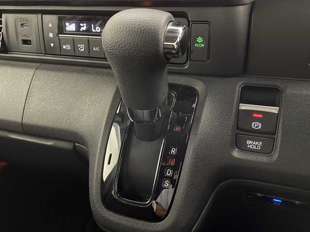 ホンダ Ｎ ＢＯＸ カスタム ターボ 宮崎県 2024(令6)年 1.6万km ミッドナイトブルービームM Honda SENSING/〇衝突軽減ブレーキ（CMBS）/〇先行車発進お知らせ機能/〇歩行者事故低減ステアリング/〇路外逸脱抑制機能/〇標識認識機能/〇渋滞追従機能付アダプティブクルーズコントロール（ACC）/〇車線維持支援システム（LKAS）/〇誤発進抑制機能/〇後方誤発進抑制機能/〇近距離衝突軽減ブレーキ/〇急アクセル抑制機能/〇パーキングセンサーシステム/〇オートハイビーム/純正8インチナビ/フルセグTV/バックカメラ/両側パワースライドドア/合皮シート/シートヒーター/パドルシフト/LEDヘッドライト/純正15インチAW/純正ドライブレコーダー（DRH-229ND)/電子制御パーキングブレーキ/オートブレーキホールド機能