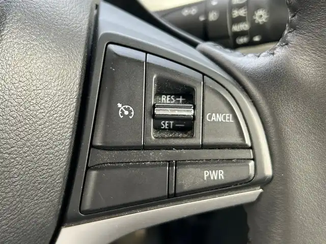 スズキ スペーシア ギア HYBRID XZターボ 宮城県 2019(令1)年 5.7万km ブリスクブルーメタリック/ガンメタリック2トーンルーフ 全方位モニター用カメラパッケージ/・ヘッドアップディスプレイ/・進入禁止標識認識機能/・全方位モニター用カメラ/・USBソケット/・GPSアンテナ/・TV用アンテナ/＝＝＝/セーフティサポート/・デュアルセンサーブレーキサポート/・車線逸脱警報機能/・先行車発進お知らせ機能/・後退時ブレーキサポート/・リアパーキングセンサー/・誤発進抑制機能/・ふらつき警報/・ハイビームアシスト/・後方誤発進抑制機能/純正8インチナビ（CN-RZ846）/・CD/DVD/・Bluetooth/・フルセグTV/ビルトインETC/ドライブレコーダー/シートヒーター/両側パワースライドドア/革巻きステアリング/ステアリングスイッチ/パドルシフト/LEDヘッドランプ/フォグランプ/オートライト/スマートキー/プッシュスタート/電動格納ミラー/純正14インチAW/純正ラバーマット/純正ドアバイザー/Wエアバッグ