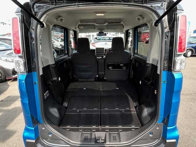 スズキ スペーシア ギア HYBRID XZターボ 宮城県 2019(令1)年 5.7万km ブリスクブルーメタリック/ガンメタリック2トーンルーフ 全方位モニター用カメラパッケージ/・ヘッドアップディスプレイ/・進入禁止標識認識機能/・全方位モニター用カメラ/・USBソケット/・GPSアンテナ/・TV用アンテナ/＝＝＝/セーフティサポート/・デュアルセンサーブレーキサポート/・車線逸脱警報機能/・先行車発進お知らせ機能/・後退時ブレーキサポート/・リアパーキングセンサー/・誤発進抑制機能/・ふらつき警報/・ハイビームアシスト/・後方誤発進抑制機能/純正8インチナビ（CN-RZ846）/・CD/DVD/・Bluetooth/・フルセグTV/ビルトインETC/ドライブレコーダー/シートヒーター/両側パワースライドドア/革巻きステアリング/ステアリングスイッチ/パドルシフト/LEDヘッドランプ/フォグランプ/オートライト/スマートキー/プッシュスタート/電動格納ミラー/純正14インチAW/純正ラバーマット/純正ドアバイザー/Wエアバッグ
