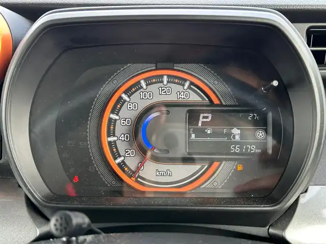 スズキ スペーシア ギア HYBRID XZターボ 宮城県 2019(令1)年 5.7万km ブリスクブルーメタリック/ガンメタリック2トーンルーフ 全方位モニター用カメラパッケージ/・ヘッドアップディスプレイ/・進入禁止標識認識機能/・全方位モニター用カメラ/・USBソケット/・GPSアンテナ/・TV用アンテナ/＝＝＝/セーフティサポート/・デュアルセンサーブレーキサポート/・車線逸脱警報機能/・先行車発進お知らせ機能/・後退時ブレーキサポート/・リアパーキングセンサー/・誤発進抑制機能/・ふらつき警報/・ハイビームアシスト/・後方誤発進抑制機能/純正8インチナビ（CN-RZ846）/・CD/DVD/・Bluetooth/・フルセグTV/ビルトインETC/ドライブレコーダー/シートヒーター/両側パワースライドドア/革巻きステアリング/ステアリングスイッチ/パドルシフト/LEDヘッドランプ/フォグランプ/オートライト/スマートキー/プッシュスタート/電動格納ミラー/純正14インチAW/純正ラバーマット/純正ドアバイザー/Wエアバッグ