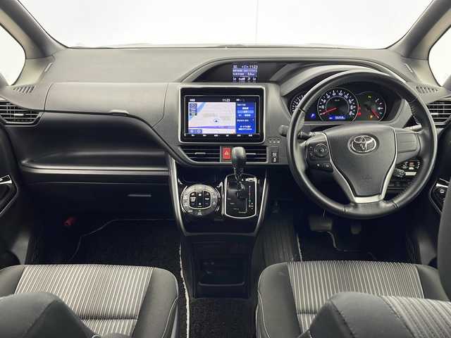 トヨタ ヴォクシー ZS 煌Ⅱ 千葉県 2020(令2)年 5.6万km ブラック 純正ナビ/AM/FM/CD/DVD/BT/SD/フルセグTV/純正フリップダウンモニター/両側パワースライドドア/プリクラッシュセーフティ/レーンキープアシスト/オートハイビーム/純正LEDヘッドライト/バックカメラ/アイドリングストップ/ETC/社外18インチAW