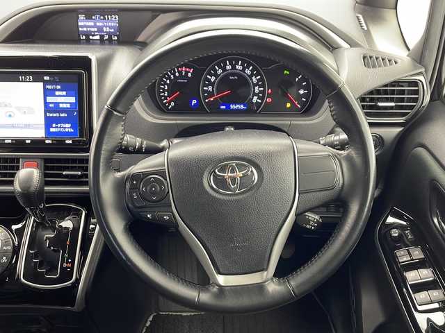 トヨタ ヴォクシー ZS 煌Ⅱ 千葉県 2020(令2)年 5.6万km ブラック 純正ナビ/AM/FM/CD/DVD/BT/SD/フルセグTV/純正フリップダウンモニター/両側パワースライドドア/プリクラッシュセーフティ/レーンキープアシスト/オートハイビーム/純正LEDヘッドライト/バックカメラ/アイドリングストップ/ETC/社外18インチAW