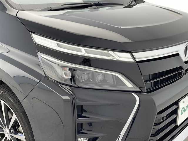 トヨタ ヴォクシー ZS 煌Ⅱ 千葉県 2020(令2)年 5.6万km ブラック 純正ナビ/AM/FM/CD/DVD/BT/SD/フルセグTV/純正フリップダウンモニター/両側パワースライドドア/プリクラッシュセーフティ/レーンキープアシスト/オートハイビーム/純正LEDヘッドライト/バックカメラ/アイドリングストップ/ETC/社外18インチAW