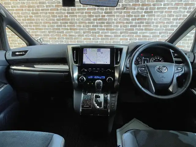 トヨタ アルファード S タイプゴールドⅡ 岩手県 2022(令4)年 0.9万km ホワイトパールクリスタルシャイン ワンオーナー/４WD/13.3型リヤエンターテインメントシステム/両側パワースライドドア/パワーバックドア/トヨタセーフティセンス/プリクラッシュセーフティ/レーダークルーズコントロール/レーントレーシングアシスト/ロードサインアシスト/アダプティブハイビームアシスト/ブラインドスポットモニター/クリアランスソナー/MTモード付きAT/横滑り防止装置/オートブレーキホールド/AC100V100Wアクセサリーコンセント/純正ディスプレイオーディオ/（ナビキット/フルセグ/USB/Bluetooth/AppleCarPlay/AndroidAuto/ミラキャスト）/バックカメラ/ETC2.0/ドライブレコーダー/三眼LEDヘッドランプ/純正18インチアルミホイール