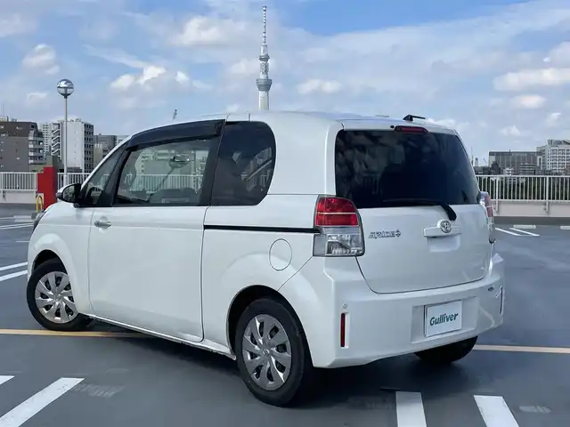 トヨタ スペイド G 東京都 2014(平26)年 6.8万km ホワイトパールクリスタルシャイン 純正ナビ（NSCP-W62)/バックカメラ/片側パワースライドドア/エンジンプッシュボタン/コーナーセンサー/シートヒーター/バイザー・マット/ABS/Wエアバック/保証書/取説