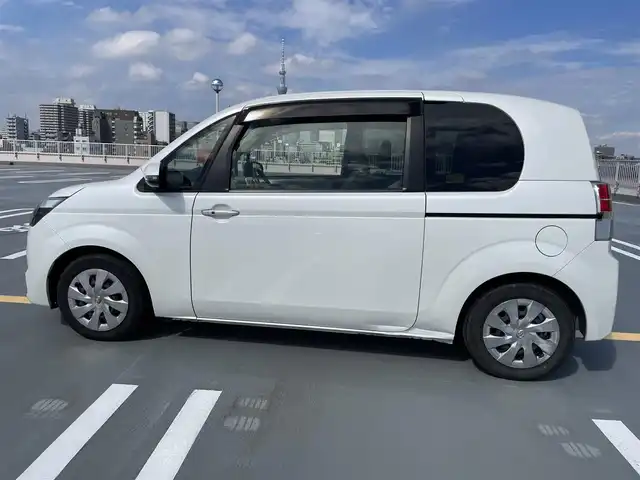 トヨタ スペイド G 東京都 2014(平26)年 6.8万km ホワイトパールクリスタルシャイン 純正ナビ（NSCP-W62)/バックカメラ/片側パワースライドドア/エンジンプッシュボタン/コーナーセンサー/シートヒーター/バイザー・マット/ABS/Wエアバック/保証書/取説