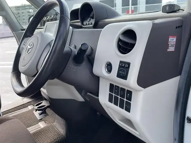 トヨタ スペイド G 東京都 2014(平26)年 6.8万km ホワイトパールクリスタルシャイン 純正ナビ（NSCP-W62)/バックカメラ/片側パワースライドドア/エンジンプッシュボタン/コーナーセンサー/シートヒーター/バイザー・マット/ABS/Wエアバック/保証書/取説