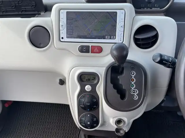 トヨタ スペイド G 東京都 2014(平26)年 6.8万km ホワイトパールクリスタルシャイン 純正ナビ（NSCP-W62)/バックカメラ/片側パワースライドドア/エンジンプッシュボタン/コーナーセンサー/シートヒーター/バイザー・マット/ABS/Wエアバック/保証書/取説