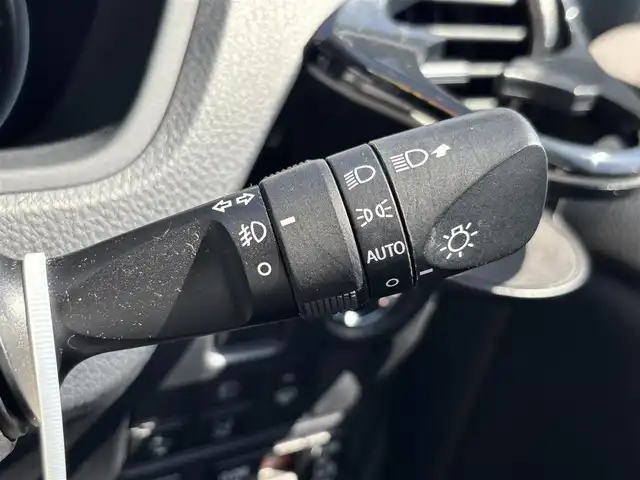 トヨタ ノア Si ダブルバイビー 宮城県 2017(平29)年 7.2万km ブラック 登録時走行距離71479km/ALPINE9インチナビ/フルセグTV/CD/DVD/Bluetooth/ALPINEフリップダウンモニター/両側パワースライド/ハーフレザーシート/クルーズコントロール/プリクラッシュセーフティ/オートハイビーム/寒冷地仕様/プッシュスタート/ETC/ステアリングリモコン/革巻きステアリング/アイドリングストップ/横滑り防止装置/スマートキー/Autoライト/LEDライト/ロールアップサンシェード/ISOFIX