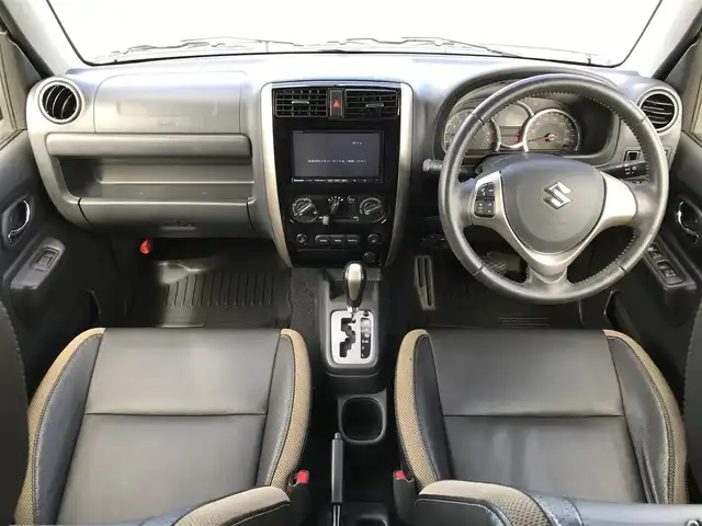 スズキ ジムニー ランドベンチャー 鳥取県 2015(平27)年 3.7万km パールホワイト ４・W・D/ターボ車/社外ナビ/フルセグ/CD/DVD/BT/ETC2.0/前後ドライブレコーダー/レザーシート/運転席シートヒーター/フォグライト/４WD切替スイッチ/背面タイヤ/キーレスキー/電動格納ミラー/ウィンカーミラー/純正16インチアルミホイール/フロアマット