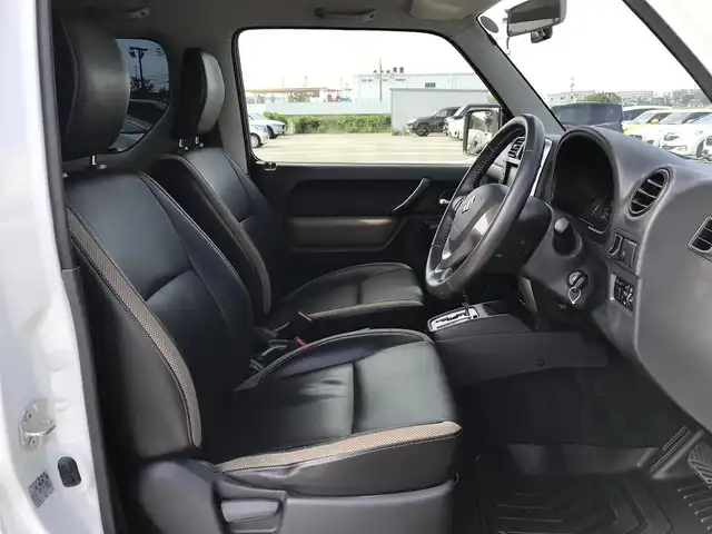 スズキ ジムニー ランドベンチャー 鳥取県 2015(平27)年 3.7万km パールホワイト ４・W・D/ターボ車/社外ナビ/フルセグ/CD/DVD/BT/ETC2.0/前後ドライブレコーダー/レザーシート/運転席シートヒーター/フォグライト/４WD切替スイッチ/背面タイヤ/キーレスキー/電動格納ミラー/ウィンカーミラー/純正16インチアルミホイール/フロアマット