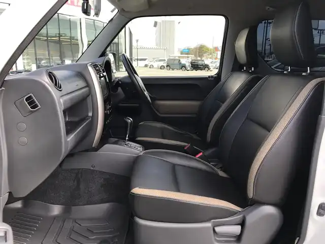 スズキ ジムニー ランドベンチャー 鳥取県 2015(平27)年 3.7万km パールホワイト ４・W・D/ターボ車/社外ナビ/フルセグ/CD/DVD/BT/ETC2.0/前後ドライブレコーダー/レザーシート/運転席シートヒーター/フォグライト/４WD切替スイッチ/背面タイヤ/キーレスキー/電動格納ミラー/ウィンカーミラー/純正16インチアルミホイール/フロアマット