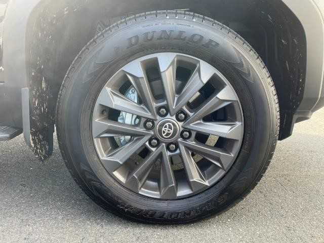 トヨタ ランドクルーザー ２５０ ZX 岩手県 2024(令6)年 0.4万km ブラック 電動リアデフロック/ドライブモードセレクト/純正20インチAW/三眼LEDヘッドライト/ダークチェスナット内装/前席・セカンドシードシートヒーター/クーラー/前席パワーシート/ディスプレイオーディオ/デジタルインナーミラー/トヨタセーフティセンス/ハンズフリーバックドア/置くだけ充電/JBLプレミアムサウンド