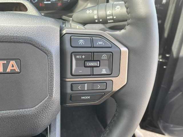 トヨタ ランドクルーザー ２５０ ZX 岩手県 2024(令6)年 0.4万km ブラック 電動リアデフロック/ドライブモードセレクト/純正20インチAW/三眼LEDヘッドライト/ダークチェスナット内装/前席・セカンドシードシートヒーター/クーラー/前席パワーシート/ディスプレイオーディオ/デジタルインナーミラー/トヨタセーフティセンス/ハンズフリーバックドア/置くだけ充電/JBLプレミアムサウンド