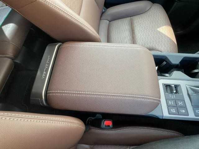 トヨタ ランドクルーザー ２５０ ZX 岩手県 2024(令6)年 0.4万km ブラック 電動リアデフロック/ドライブモードセレクト/純正20インチAW/三眼LEDヘッドライト/ダークチェスナット内装/前席・セカンドシードシートヒーター/クーラー/前席パワーシート/ディスプレイオーディオ/デジタルインナーミラー/トヨタセーフティセンス/ハンズフリーバックドア/置くだけ充電/JBLプレミアムサウンド