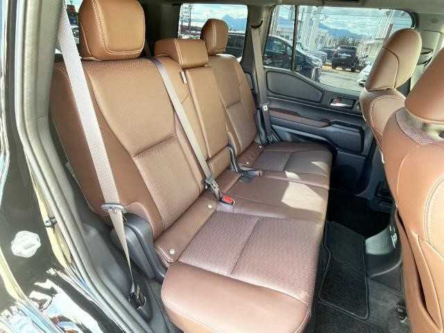 トヨタ ランドクルーザー ２５０ ZX 岩手県 2024(令6)年 0.4万km ブラック 電動リアデフロック/ドライブモードセレクト/純正20インチAW/三眼LEDヘッドライト/ダークチェスナット内装/前席・セカンドシードシートヒーター/クーラー/前席パワーシート/ディスプレイオーディオ/デジタルインナーミラー/トヨタセーフティセンス/ハンズフリーバックドア/置くだけ充電/JBLプレミアムサウンド