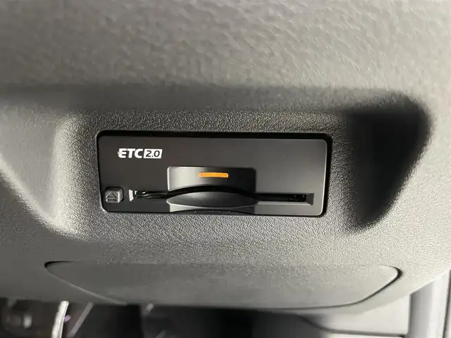 日産 エクストレイル X e－4ORCE 富山県 2023(令5)年 1万km ブリリアントホワイトパール/スーパーブラック 2トーン 純正12.3型ナビ（AM/FM/BT/USB/フルセグ）/全方位カメラ/ETC/デジタルインナーミラー/レザーシート/D/N席パワーシート/D席メモリシート/シートヒーター/ハンドルヒーター/ブラインドスポットモニター/衝突被害軽減システム/レーダークルーズコントロール/レーンキープアシスト/コーナーセンサー/横滑り防止装置/アイドリングストップ/純正アルミホイール/社外フロアマット/オートLEDライト/オートマチックハイビーム/オートホールド付電子パーキング/スマートキー