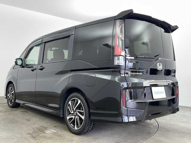 ホンダ ステップワゴン スパーダ クルスピセンシング 兵庫県 2021(令3)年 2.2万km プレミアムスパークルブラックパール ・ワンオーナー/・Honda SENSING/・衝突軽減ブレーキ/・誤発進抑制機能/・歩行者事故低減ステアリング/・路外逸脱抑制機能/・アダプディブクルーズコントロール/・車線維持支援システム/・先行車発進お知らせ機能/・標識認識機能/・純正7インチメモリナビ＆フルセグ＆BT＆USB＆DVD＆USB/・バックカメラ/・両側パワースライドドア/・パドルシフト/・前席シートヒーター/・ステアリングリモコン/・ビルトインETC2.0/・純正前後ドライブレコーダー/・純正フロアマット/・スマートキー/・スペアキー/・プッシュスタート/・W＋サイドエアバック/・カーテンエアバック/・アイドリングストップ/・横滑り防止装置/・純正17インチアルミホイール/・LEDヘッドライト/・フォグ/・オートライト/・2列目サンシェード/・FABTECT(撥水撥油シート)/・コンフォートビューパッケージ（親水/ヒーテッドドアミラー＋フロントドア撥水ガラス）