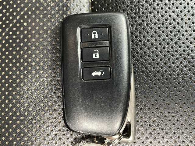 レクサス ＮＸ 300h Fスポーツ 千葉県 2015(平27)年 5.8万km グラファイトブラックガラスフレーク 純正ナビ/フルセグTV/Bluetooth/CD/DVD/バックカメラ/ドライブレコーダー/レーダー探知機/パドルシフト/レザーシート/パワーシート/シートメモリー/シートヒーター/シートクーラー/ステアリングヒーター/純正OP18インチアルミホイール/パワーバックドア/3眼LEDヘッドライト