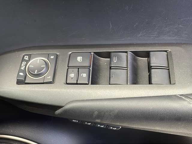 レクサス ＮＸ 300h Fスポーツ 千葉県 2015(平27)年 5.8万km グラファイトブラックガラスフレーク 純正ナビ/フルセグTV/Bluetooth/CD/DVD/バックカメラ/ドライブレコーダー/レーダー探知機/パドルシフト/レザーシート/パワーシート/シートメモリー/シートヒーター/シートクーラー/ステアリングヒーター/純正OP18インチアルミホイール/パワーバックドア/3眼LEDヘッドライト