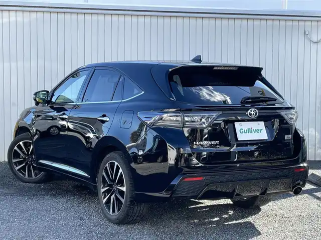 トヨタ ハリアー エレガンス G’s 埼玉県 2015(平27)年 11.1万km ブラック サンルーフ/ハーフレザーシート/Ｄ席パワーシート/純正９インチメモリナビ＆フルセグＴＶ/　（ＤＶＤ＆ＣＤ＆ＢＴ）/バックカメラ/ビルトインＥＴＣ/アイドリングストップ/革巻きステアリング/ステアリングリモコン/純正エアロ/純正１９inアルミホイール/オートライト/ＬＥＤライト/フォグランプ/スマートキー/プッシュスタート/Ｗ＆サイド＆カーテンエアバッグ/盗難防止装置/横滑り防止装置/ＡＢＳ/フロアマット/新車保証書/取扱説明書（車両＆ナビ）