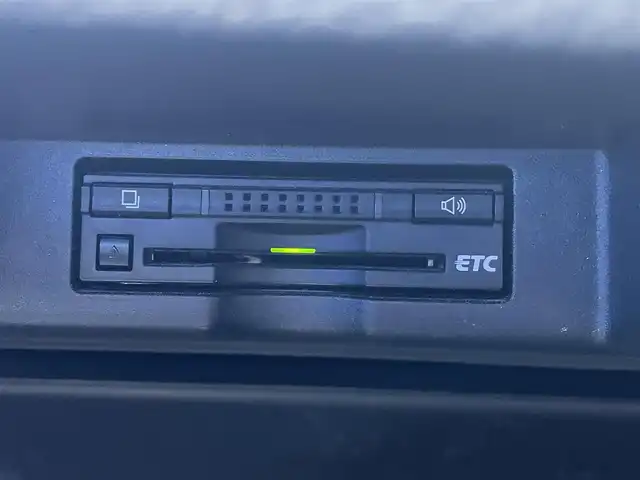 トヨタ ハリアー エレガンス G’s 埼玉県 2015(平27)年 11.1万km ブラック サンルーフ/ハーフレザーシート/Ｄ席パワーシート/純正９インチメモリナビ＆フルセグＴＶ/　（ＤＶＤ＆ＣＤ＆ＢＴ）/バックカメラ/ビルトインＥＴＣ/アイドリングストップ/革巻きステアリング/ステアリングリモコン/純正エアロ/純正１９inアルミホイール/オートライト/ＬＥＤライト/フォグランプ/スマートキー/プッシュスタート/Ｗ＆サイド＆カーテンエアバッグ/盗難防止装置/横滑り防止装置/ＡＢＳ/フロアマット/新車保証書/取扱説明書（車両＆ナビ）