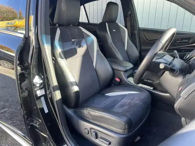 トヨタ ハリアー エレガンス G’s 埼玉県 2015(平27)年 11.1万km ブラック サンルーフ/ハーフレザーシート/Ｄ席パワーシート/純正９インチメモリナビ＆フルセグＴＶ/　（ＤＶＤ＆ＣＤ＆ＢＴ）/バックカメラ/ビルトインＥＴＣ/アイドリングストップ/革巻きステアリング/ステアリングリモコン/純正エアロ/純正１９inアルミホイール/オートライト/ＬＥＤライト/フォグランプ/スマートキー/プッシュスタート/Ｗ＆サイド＆カーテンエアバッグ/盗難防止装置/横滑り防止装置/ＡＢＳ/フロアマット/新車保証書/取扱説明書（車両＆ナビ）