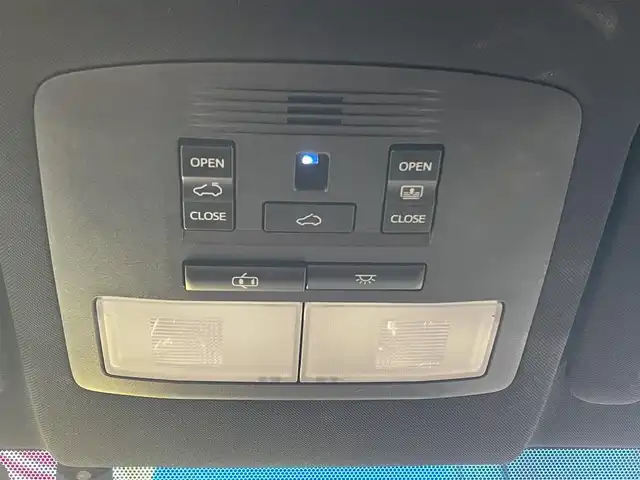 トヨタ ハリアー エレガンス G’s 埼玉県 2015(平27)年 11.1万km ブラック サンルーフ/ハーフレザーシート/Ｄ席パワーシート/純正９インチメモリナビ＆フルセグＴＶ/　（ＤＶＤ＆ＣＤ＆ＢＴ）/バックカメラ/ビルトインＥＴＣ/アイドリングストップ/革巻きステアリング/ステアリングリモコン/純正エアロ/純正１９inアルミホイール/オートライト/ＬＥＤライト/フォグランプ/スマートキー/プッシュスタート/Ｗ＆サイド＆カーテンエアバッグ/盗難防止装置/横滑り防止装置/ＡＢＳ/フロアマット/新車保証書/取扱説明書（車両＆ナビ）