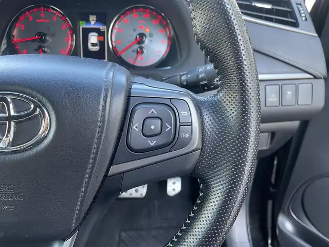 トヨタ ハリアー エレガンス G’s 埼玉県 2015(平27)年 11.1万km ブラック サンルーフ/ハーフレザーシート/Ｄ席パワーシート/純正９インチメモリナビ＆フルセグＴＶ/　（ＤＶＤ＆ＣＤ＆ＢＴ）/バックカメラ/ビルトインＥＴＣ/アイドリングストップ/革巻きステアリング/ステアリングリモコン/純正エアロ/純正１９inアルミホイール/オートライト/ＬＥＤライト/フォグランプ/スマートキー/プッシュスタート/Ｗ＆サイド＆カーテンエアバッグ/盗難防止装置/横滑り防止装置/ＡＢＳ/フロアマット/新車保証書/取扱説明書（車両＆ナビ）