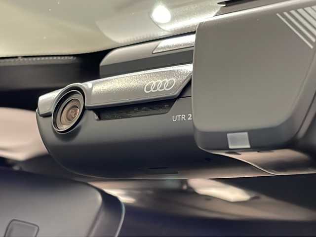 アウディ Ｑ２ 1stエディション 新潟県 2021(令3)年 3万km グレー 限定車125台/Sラインプラスパッケージ/・アルミホイール5スポークYデザイン/・スポーツサスペンション/・アンビエントライディング/・LEDヘッドライト/・ヘッドライディングブラック/ブラックスタイリングパッケージ/ナビげーションパッケージ/・MMIナビゲーション/・TV/CD/BT/バーチャルコックピット/オートマチックテールゲート/アウディコネクト/コンビニエンス＆アシスタンスパッケージ/アクティブクルーズコントロール/リヤビューカメラ/アウディパーキングシステム/パ－キングエイド/アクティブ・ドライビング・アシスト/サイドアシスト/アクティブレーンアシスト/ETC2.0/ドライブレコーダー/シートヒーター