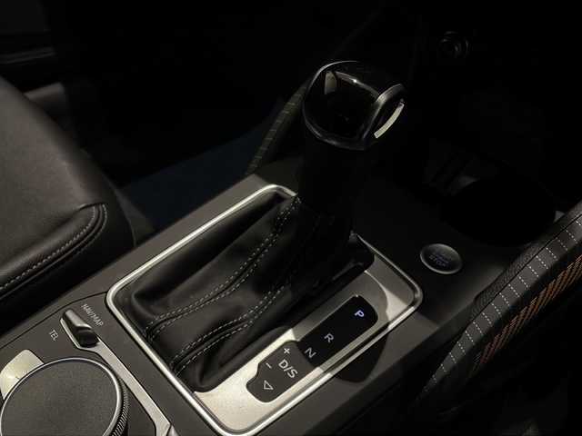 アウディ Ｑ２ 1stエディション 新潟県 2021(令3)年 3万km グレー 限定車125台/Sラインプラスパッケージ/・アルミホイール5スポークYデザイン/・スポーツサスペンション/・アンビエントライディング/・LEDヘッドライト/・ヘッドライディングブラック/ブラックスタイリングパッケージ/ナビげーションパッケージ/・MMIナビゲーション/・TV/CD/BT/バーチャルコックピット/オートマチックテールゲート/アウディコネクト/コンビニエンス＆アシスタンスパッケージ/アクティブクルーズコントロール/リヤビューカメラ/アウディパーキングシステム/パ－キングエイド/アクティブ・ドライビング・アシスト/サイドアシスト/アクティブレーンアシスト/ETC2.0/ドライブレコーダー/シートヒーター